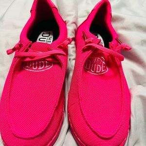 Women’s hot pink size 7 Hey Dudes